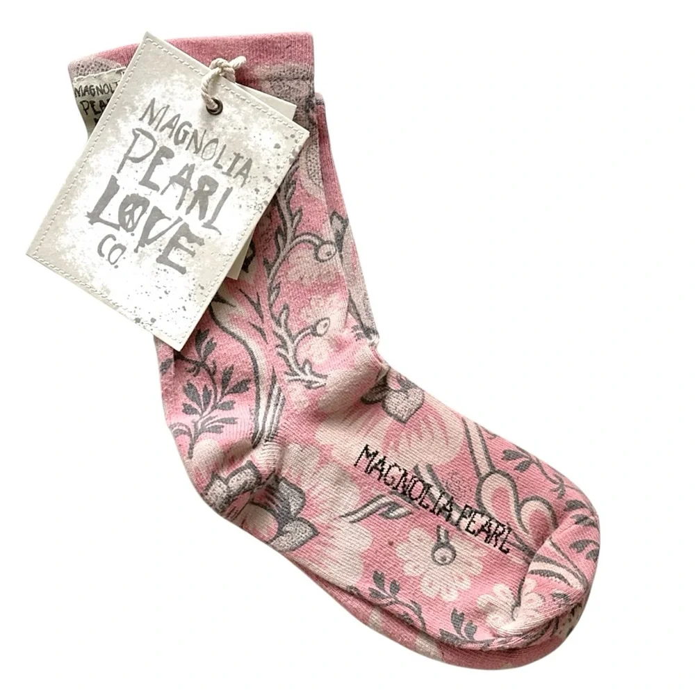 Magnolia Pearl Pink Floral MP Socks NWT